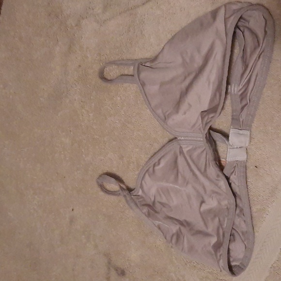 Bras - Picture 2 of 2